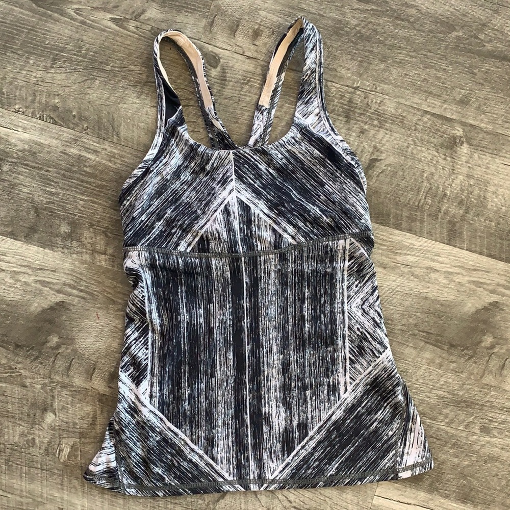 Lulu Lemon top